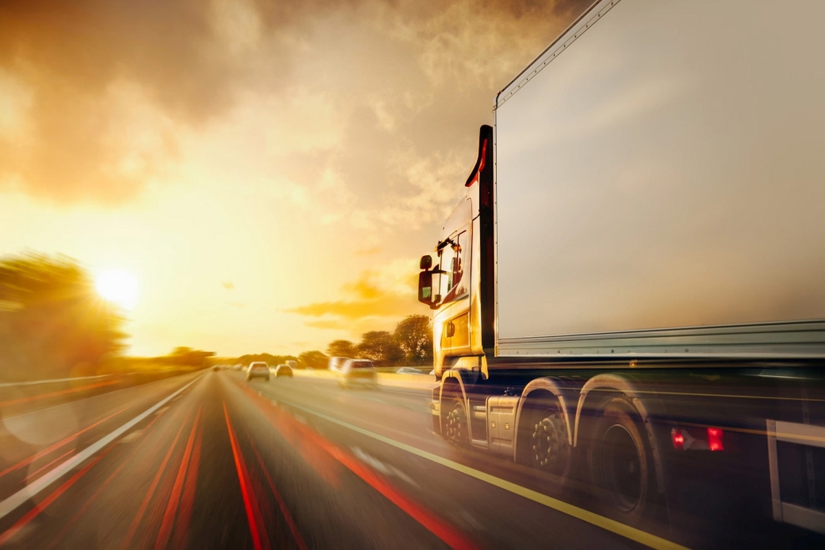 Different Kinds of Truck Driving: Fedex, Amazon, or Reefer Division
